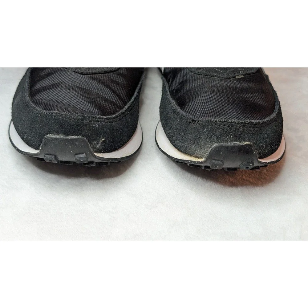 Nike Waffle Trainer 2 YTH Sz. 7 Athletic Shoe BLK/WHT Unisex Sneaker #DC6477-001